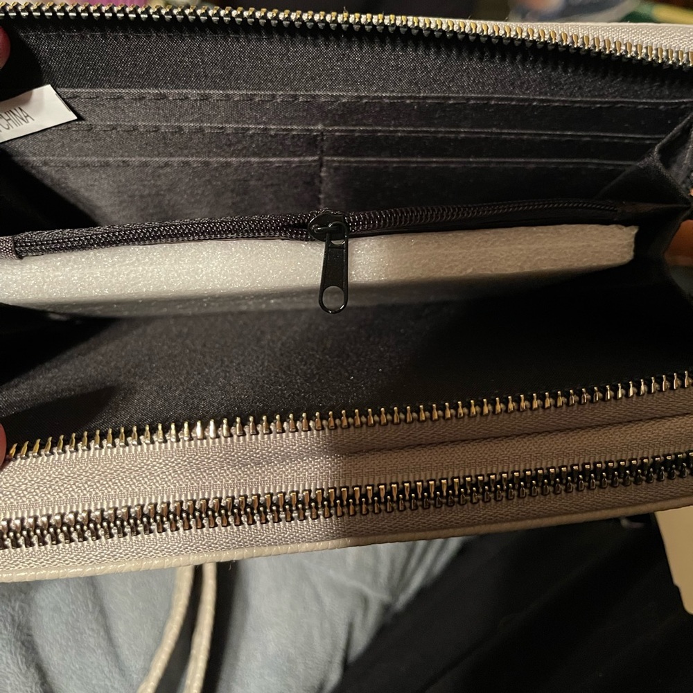 Wallet - Picture 4 of 4